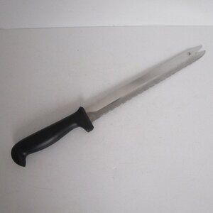 serrated bread knife